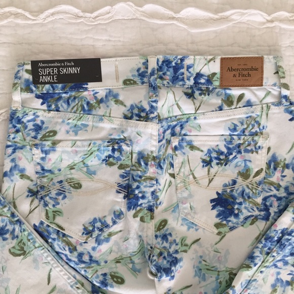 SOLD HP▪️Abercrombie and Fitch Floral Skinny Jeans - Picture 3 of 8